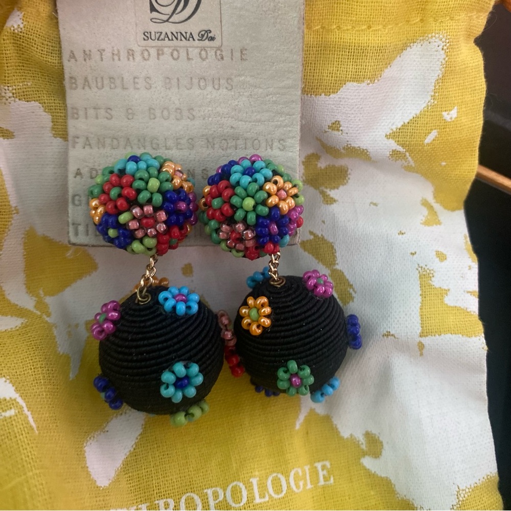 Anthropologie Suzanna Dai Flower Beaded Drop Earrings Black NWT - Picture 7 of 11